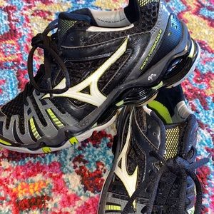 MIZUNO VOLLEYBALL SHOES🏐